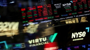 Wall Street tr&eacute;buche, plomb&eacute;e par le p&eacute;trole et l'emploi am&eacute;ricain